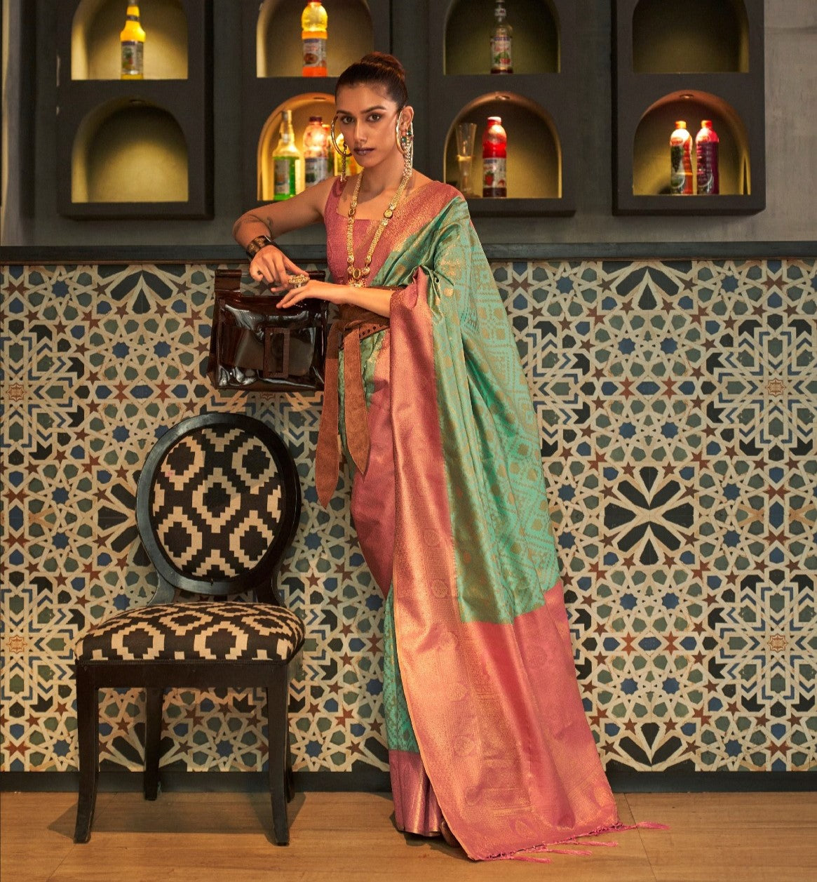 Green & Peach Zari Base Chaap Handloom Weaving Silk